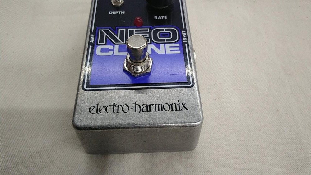 Electro-Harmonix Neo Clone Chorus Guitar Effects Pedal Used