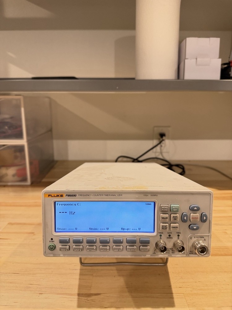 FLUKE PM6690 FREQUENCY COUNTER / TIMER ANALYZER (TESTED) SHIPS FREE