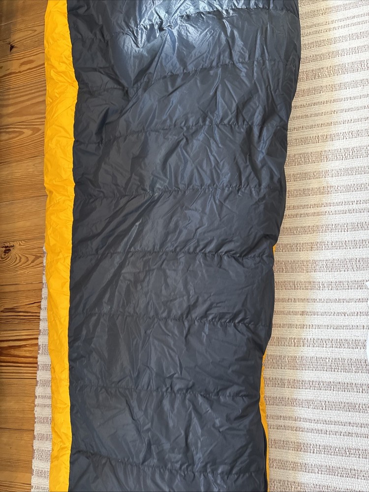 Midwest Mountaineering Down Filled Sleeping Bag. EUC