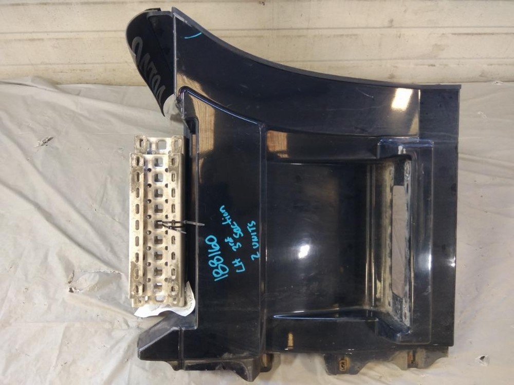For 2012 VOLVO VNL SIDE FAIRING Left ,  MD