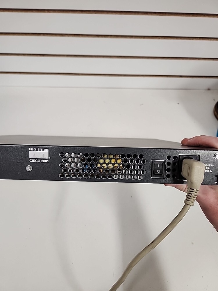 Cisco Systems 2801 Series Modem Service Router POWERS ON BH