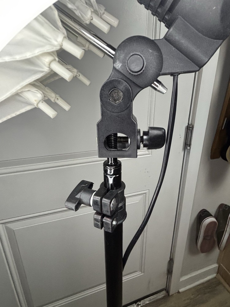 Cowboy Studio Lighting Kit 1 Umbrella 1 Adjustable Light Stand / Tripod