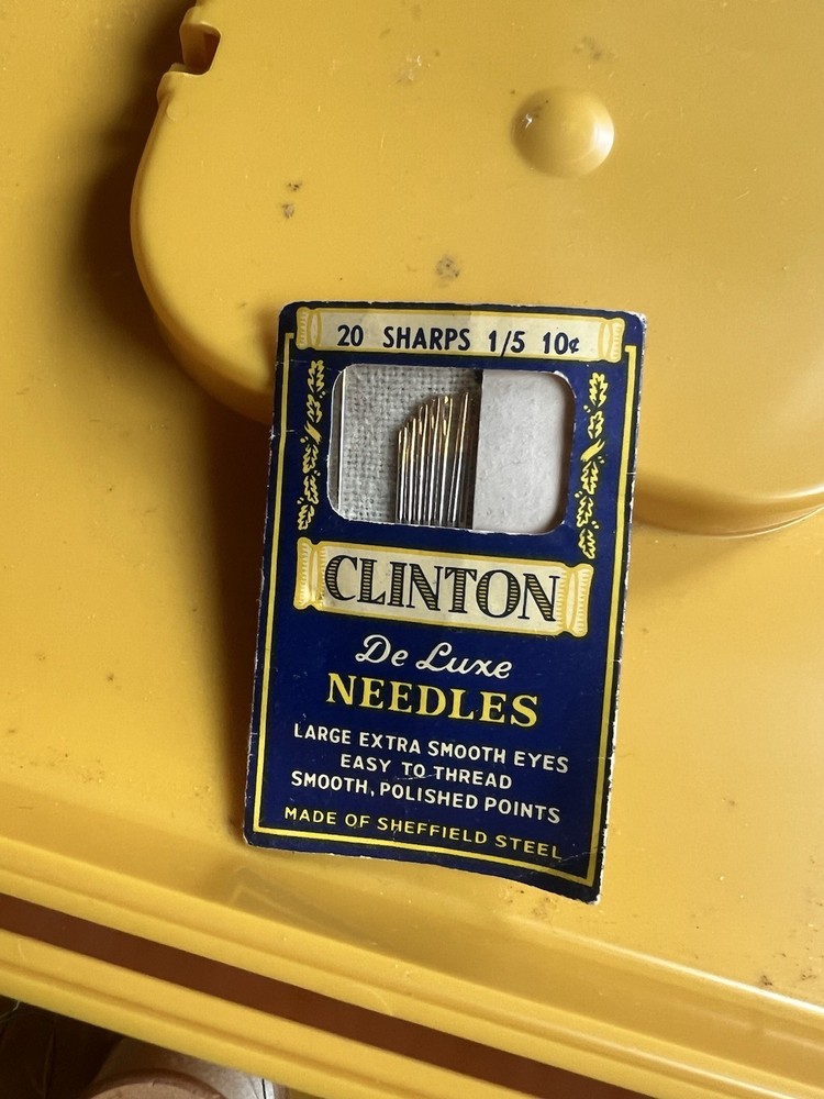 VINTAGE WILSON WIL-HOLD PLASTIC YELLOW SEWING BOX WITH THREAD