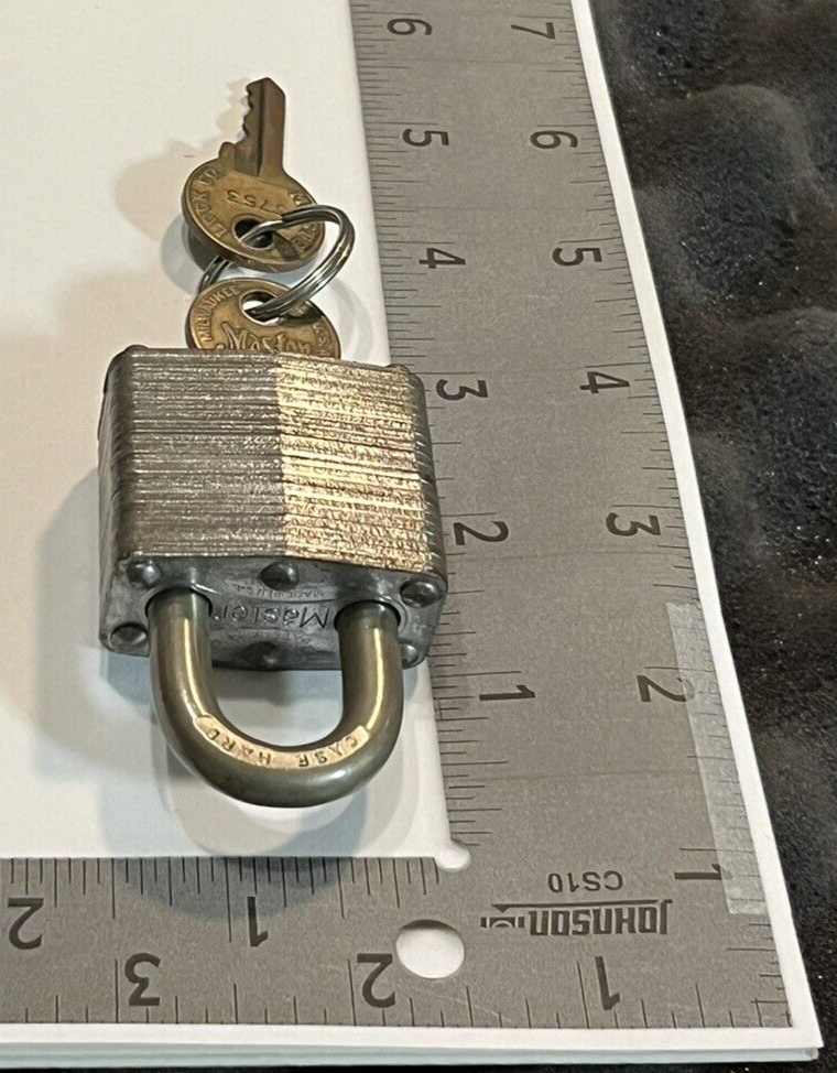 MASTER LOCK COMPANY #3 PADLOCK (2) BRASS KEYS.