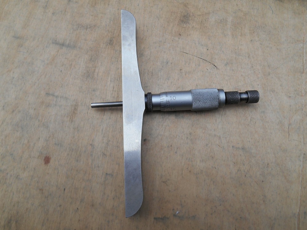 STARRETT 445 DEPTH MICROMETER , 0 - 9" , 6" BASE