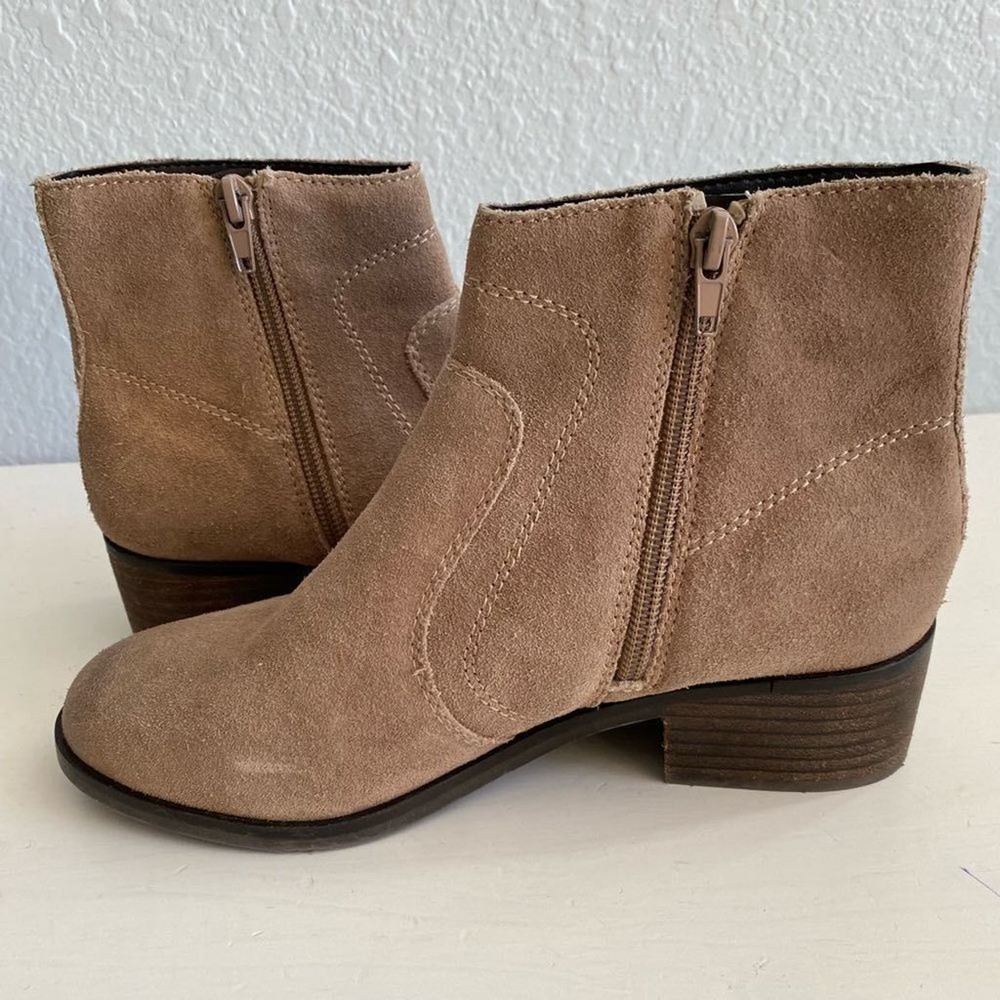 Gibson Latimer Woman’s Suede Booties Size 6