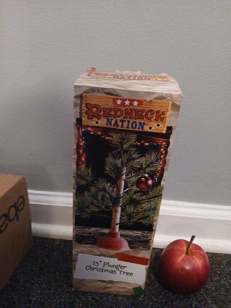 Redneck Nation 13in Plunger Christmas Tree