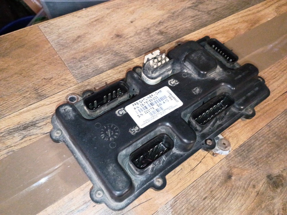 2005 - 07 FREIGHTLINER M2 106 CHASSIS CONTROL MODULE 06-75158-000