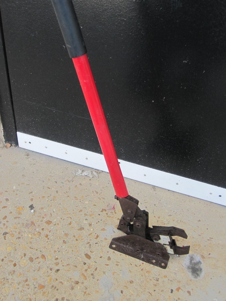 VINTAGE WIRE CRIMPER FOR LARGE BATTERY AND ELECTRICAL CONNECTION TOOL