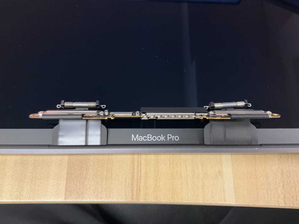 Apple MacBook Pro 13" A2251 LCD Screen Assembly Gray Grade B-