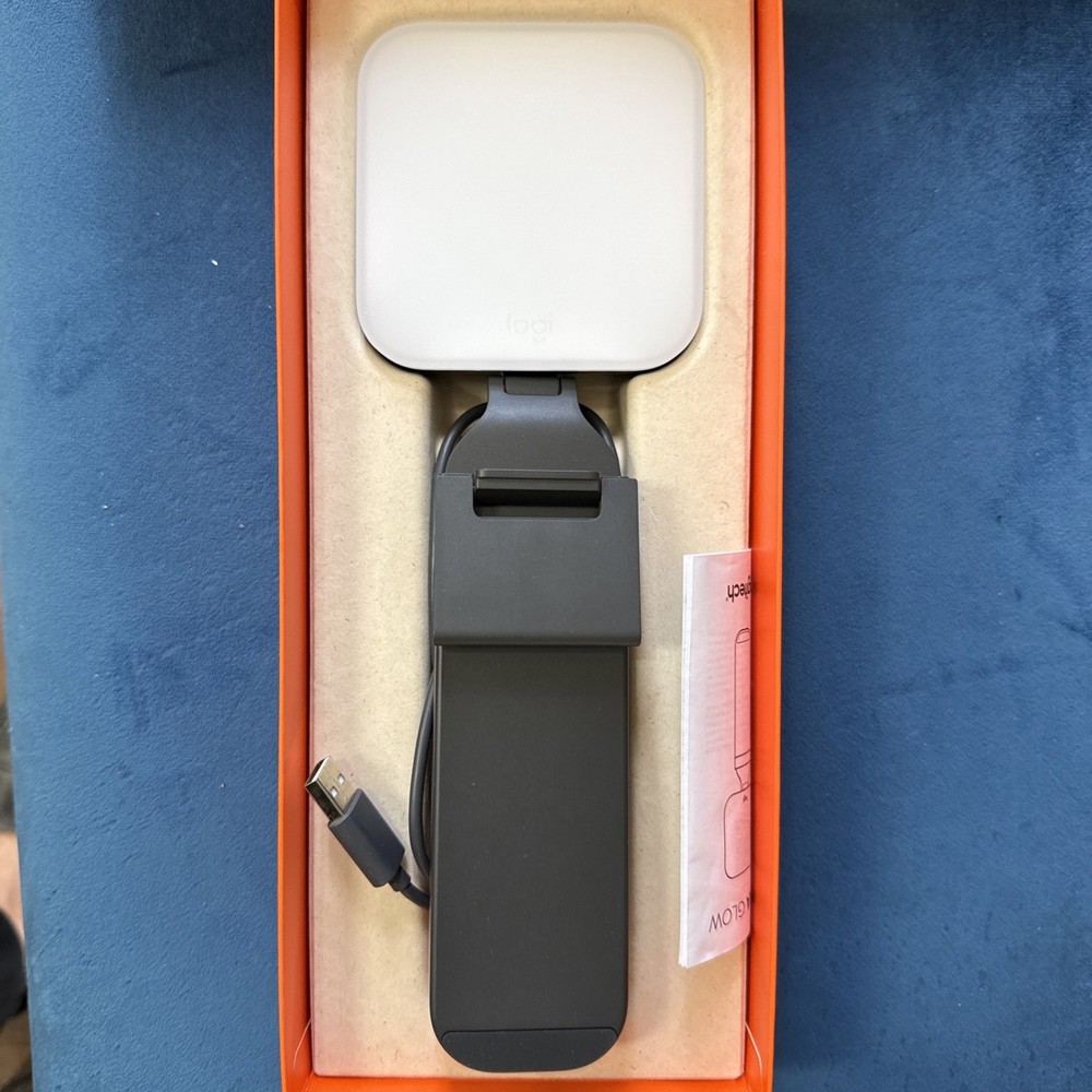 Logitech Litra Glow LED Streaming Light Gray USB Adjustable Mount No Box