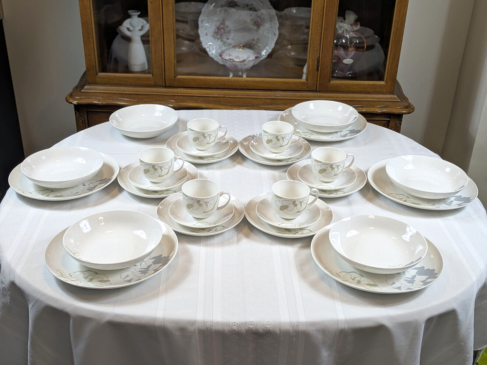 Gust Spring Floral 29 Pc Dinnerware Set Plates Bowls Cups Missing 1 Plate Dahlia