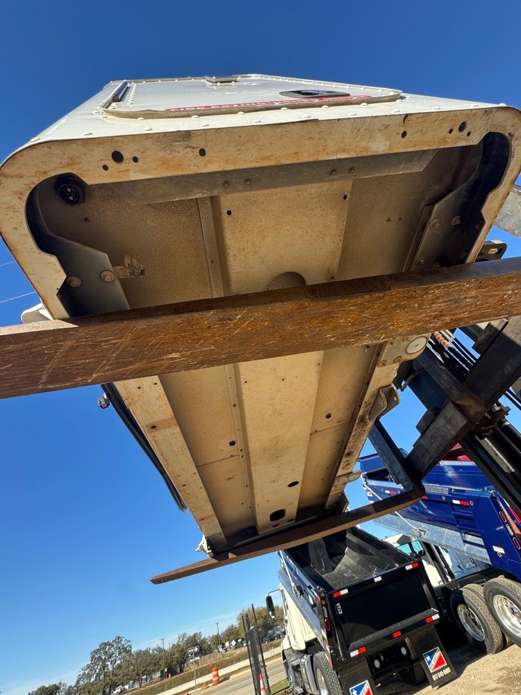 Peterbilt Sleeper 36" Flat top