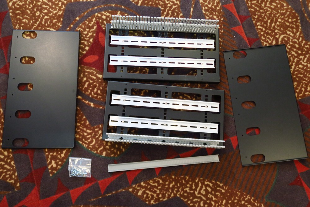 RUGGED MICRO 10U RACKMOUNT 4 RAILS DIN RACK MOUNT PANEL RCB1138 NEW NOS