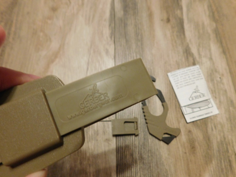 GERBER COYOTE STRAPS CUTTER NEW