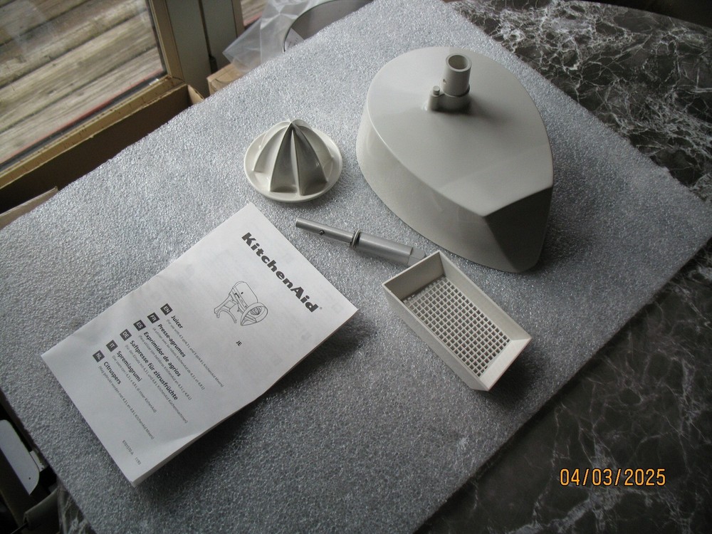NEW GENUINE KITCHENAID CITRUS JUICER ATTACHMENT, MODEL JE