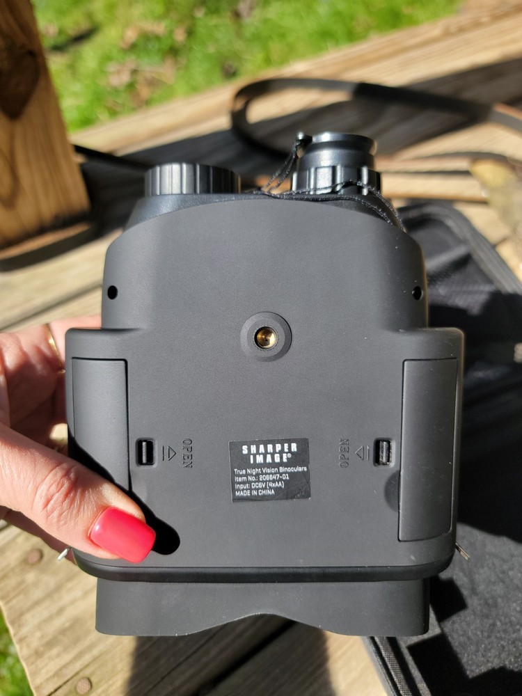 Sharper Image True Night Vision Binoculars IR Illuminator Black Carrying Case