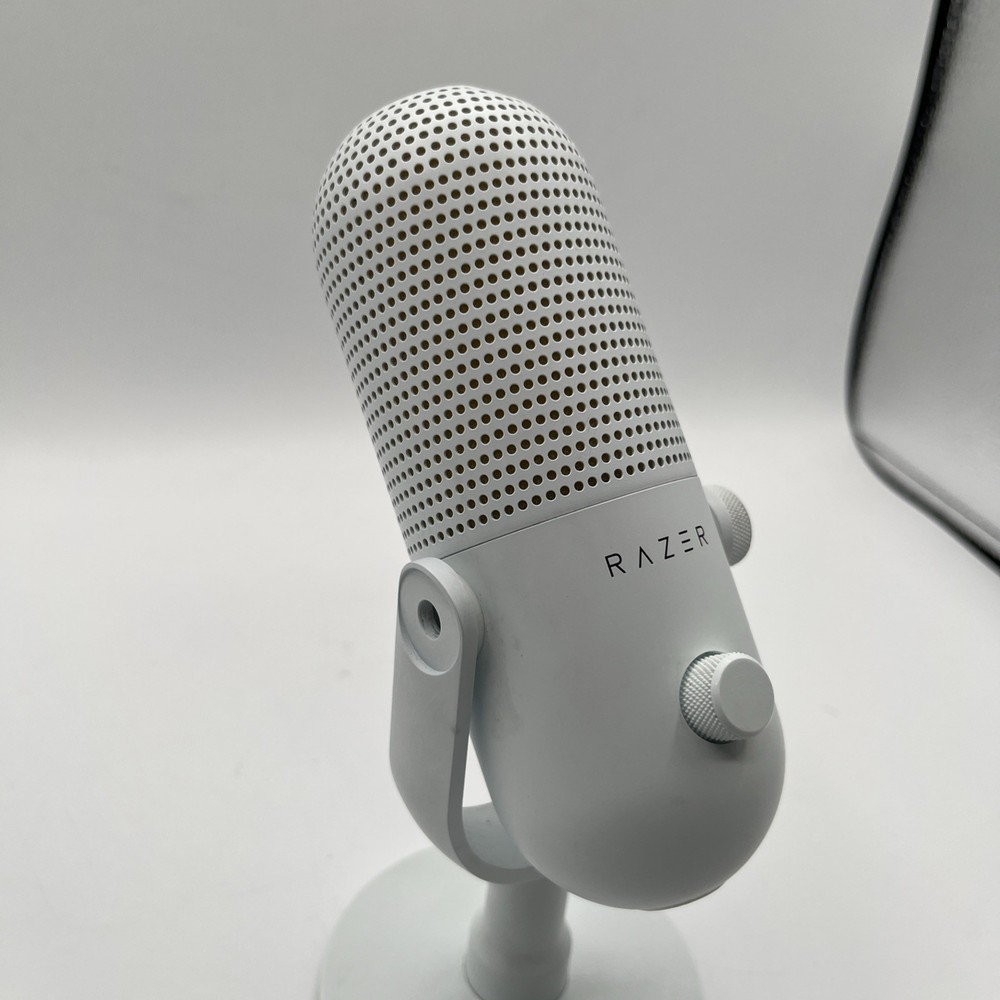 Razer Seiren White V3 (READ)