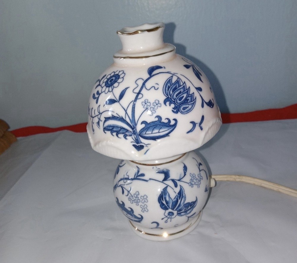 💙 Vintage Ceramic Blue Danube/ Blue Onion Perfume Lamp / Nightlight 💙