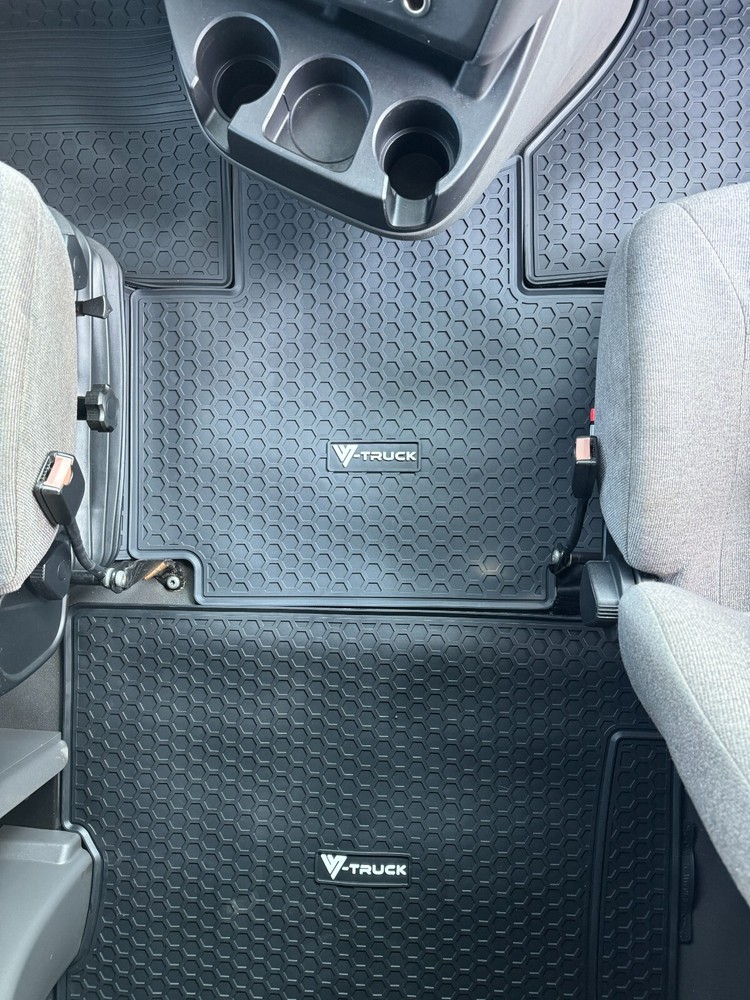 RUBBER FLOOR MATS FOR INTERNATIONAL LT 625