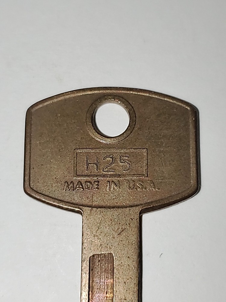 Curtis Key Blank H25 H-25