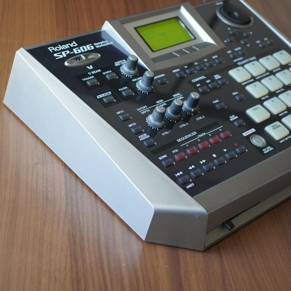 Roland SP-606 Sampling Workstation Good GP