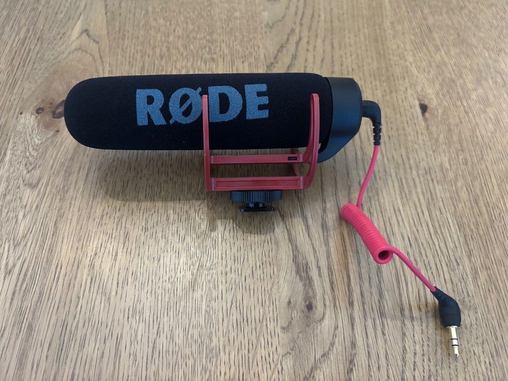 RODE MICROPHON (New) + Manfrotto Mini Tripod (New)