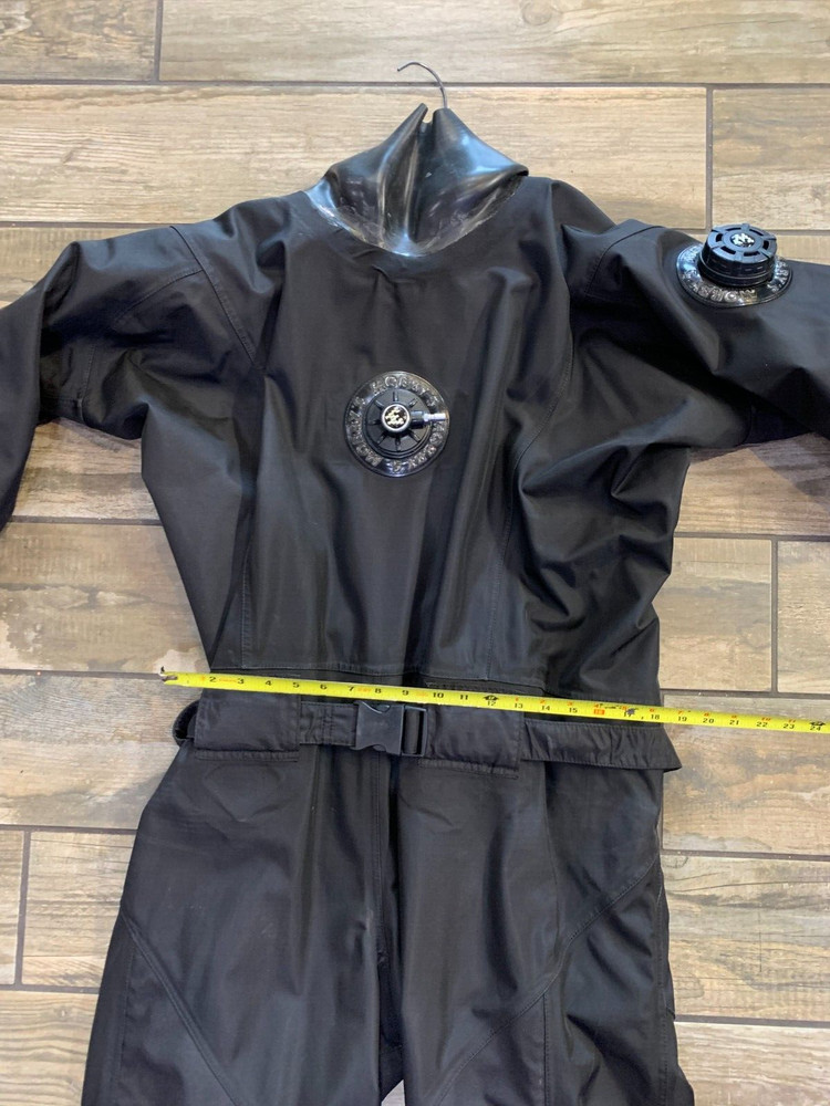 Mobby's Drysuit Size Large