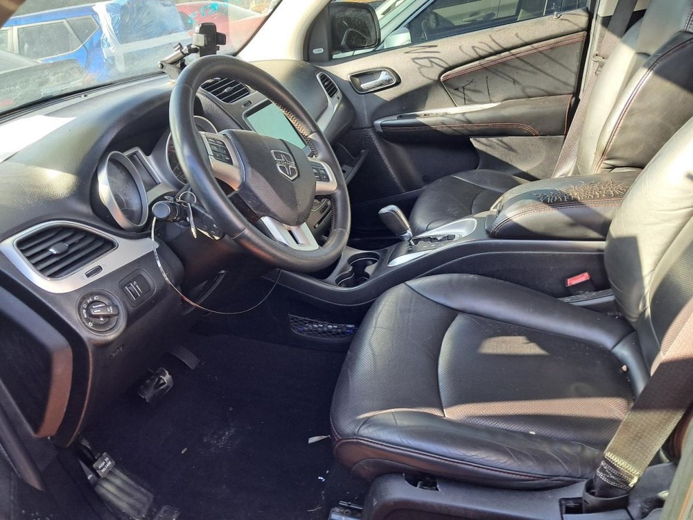 JOURNEY 2015 Glove Box 4837036