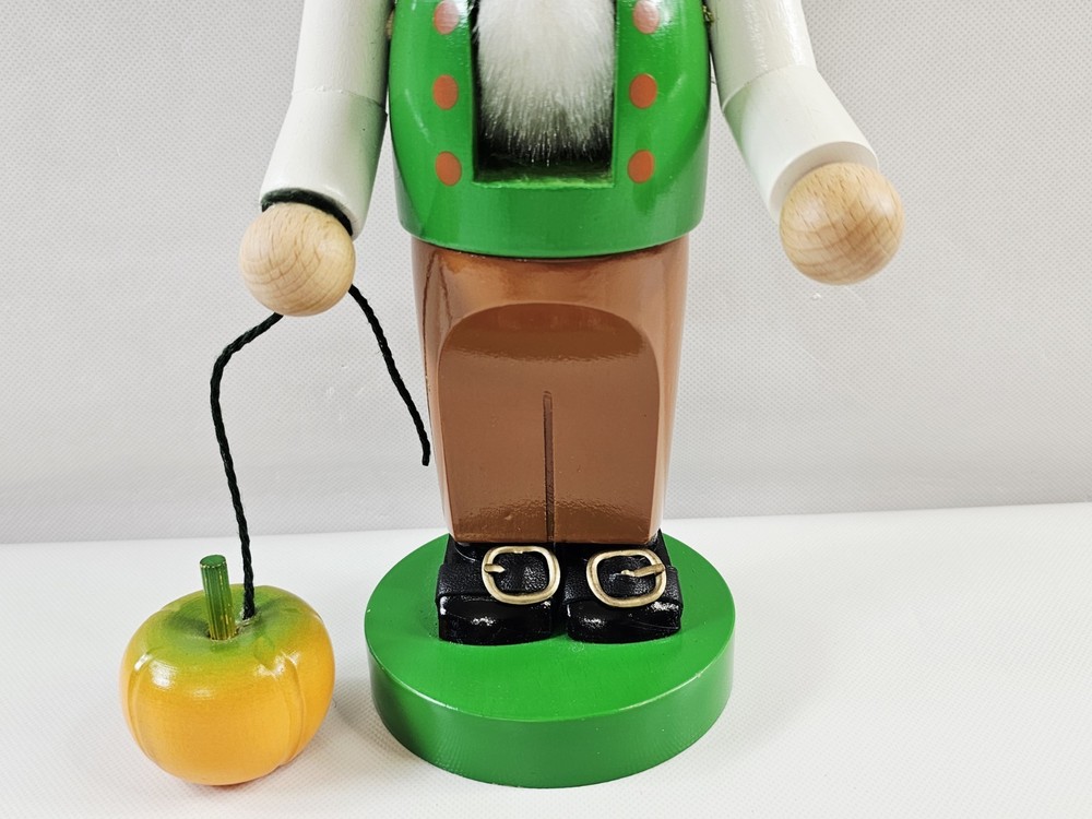 Steinbach German Chubby Pilgrim Carrying Pumpkins 12" Nutcracker Missing Pumpkin