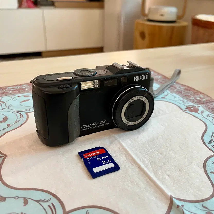 Ricoh Caplio GX Camera + Samsung RE280X Flash Official