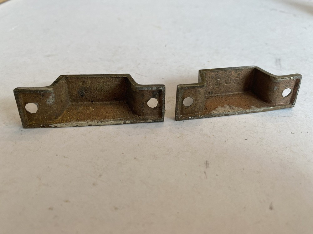 YALE Cupboard/ Cabinet Door Latches- Solid Brass w/ Keepers
