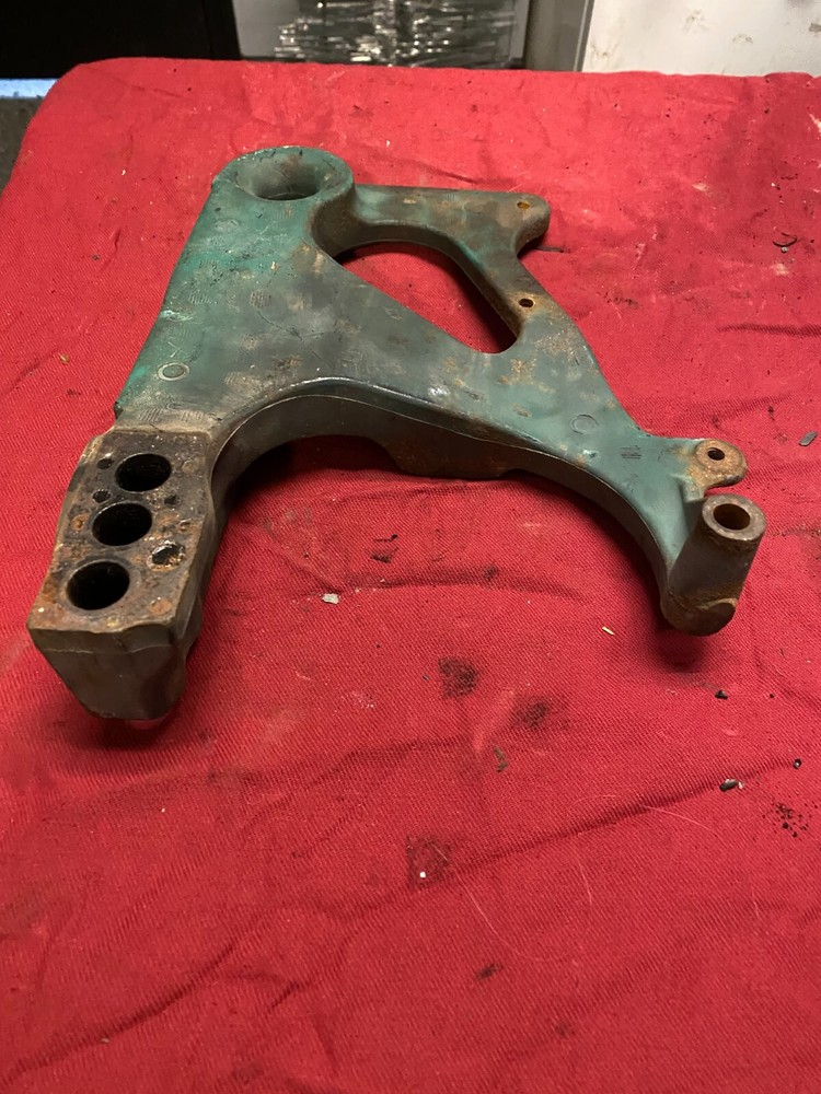 VOLVO / Engine MOTOR MOUNT BRACKET 21855730