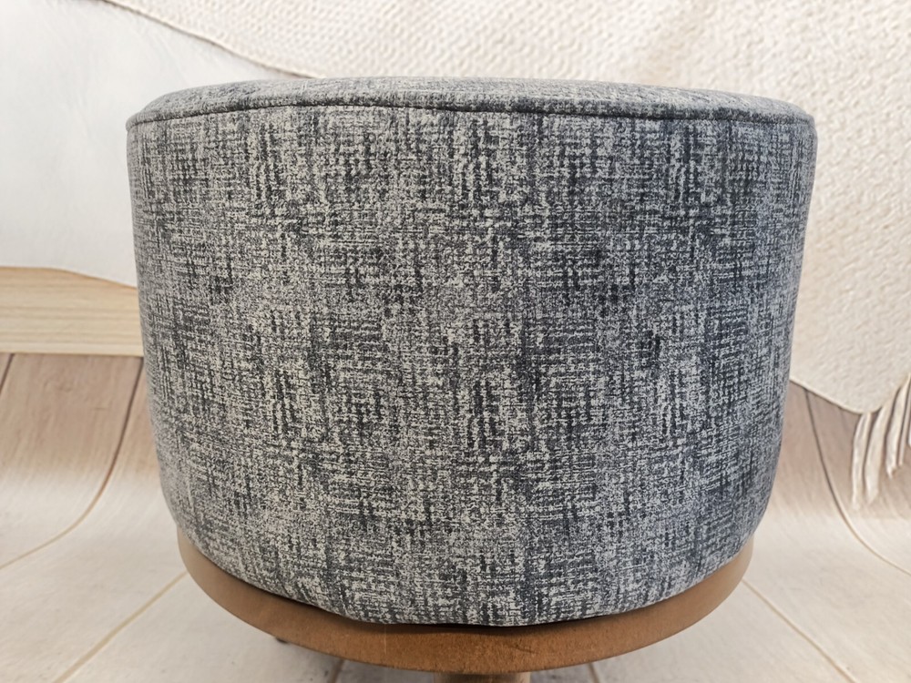 Round Ottoman Bench Handmade Tufted Foam Fill Polyester Fabric Gray