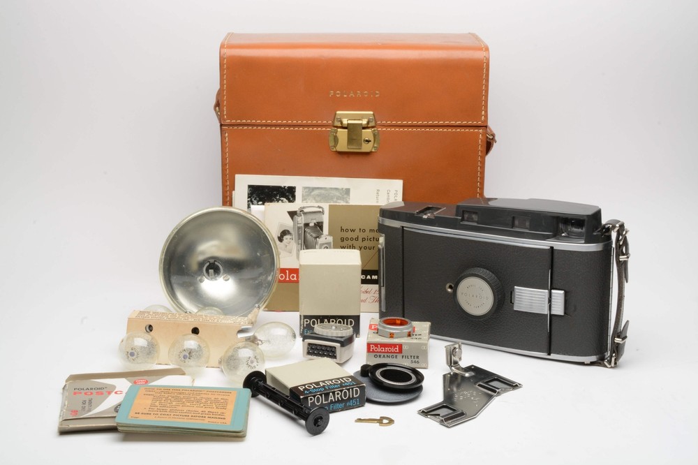 Polaroid Land camera Model 150 Bundle in fitted case, very clean, Nice