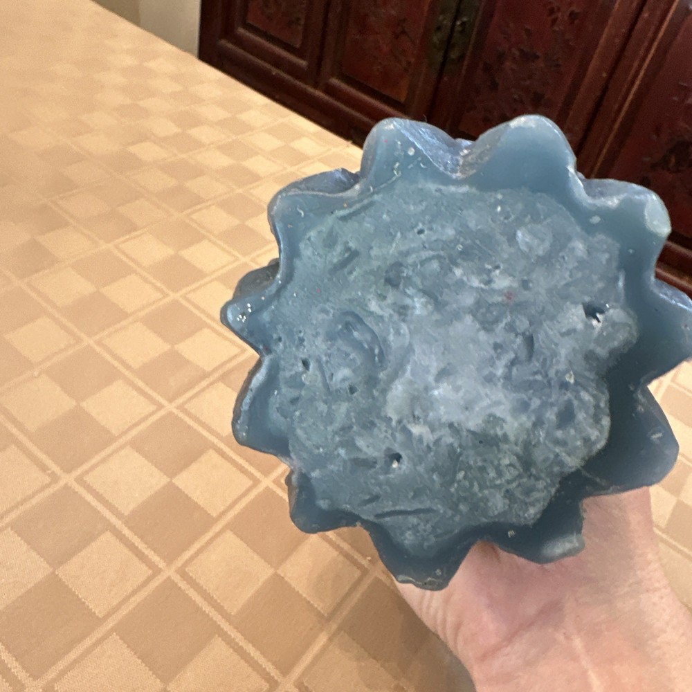 One Unique, Gorgeous Christmas Candle