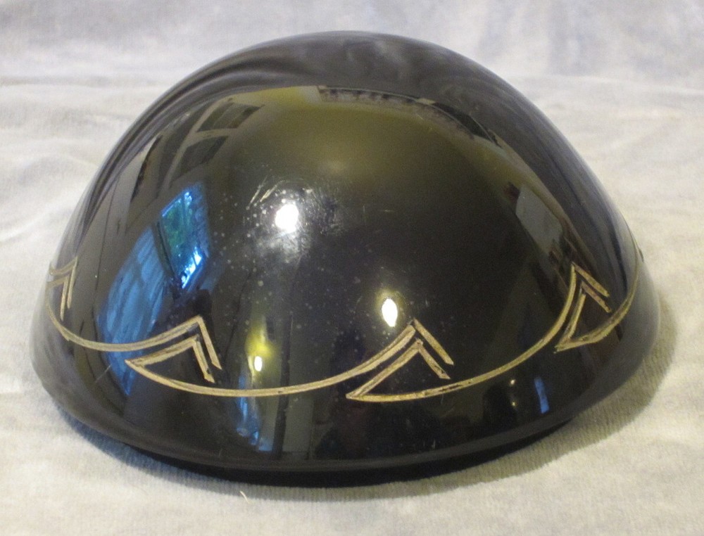 Viet Nam Lacquerware Egg-Shaped Box with Hand-Carved Elephant Design