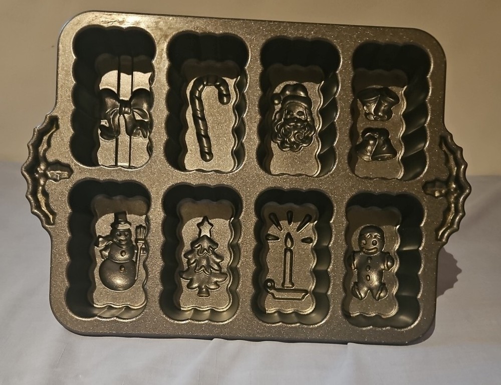 Nordic Ware Holiday Mini Loaf Pan 6 Cup Capacity Christmas Cake Pan