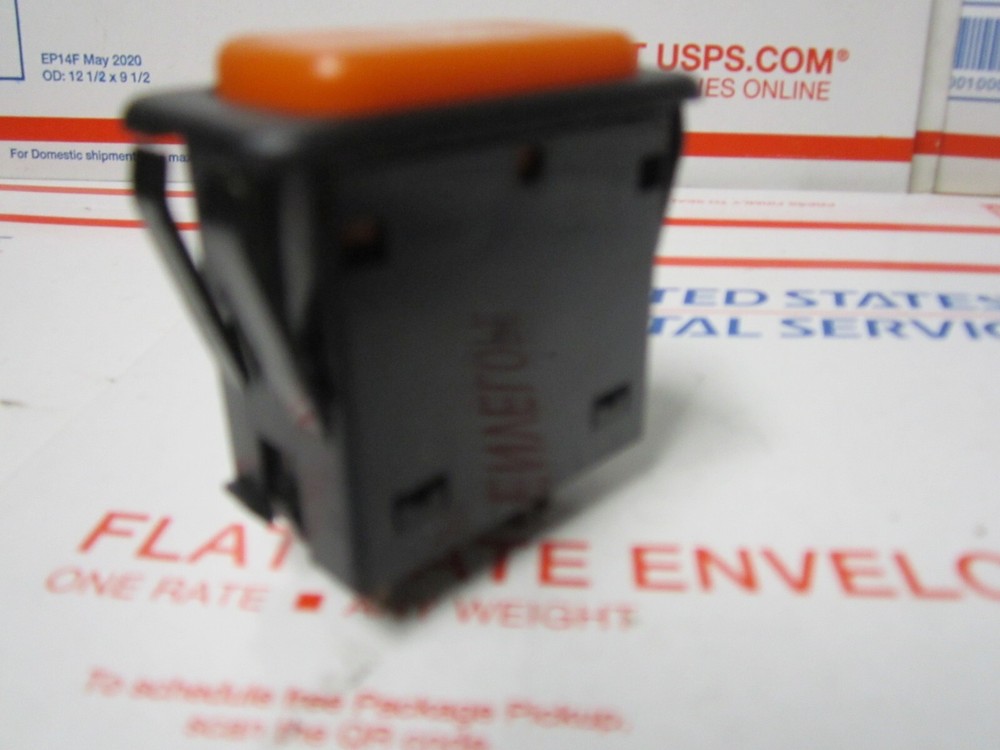 Thomas Panel Light AMBER Warn Lights A06-49957-017 NEW, S3