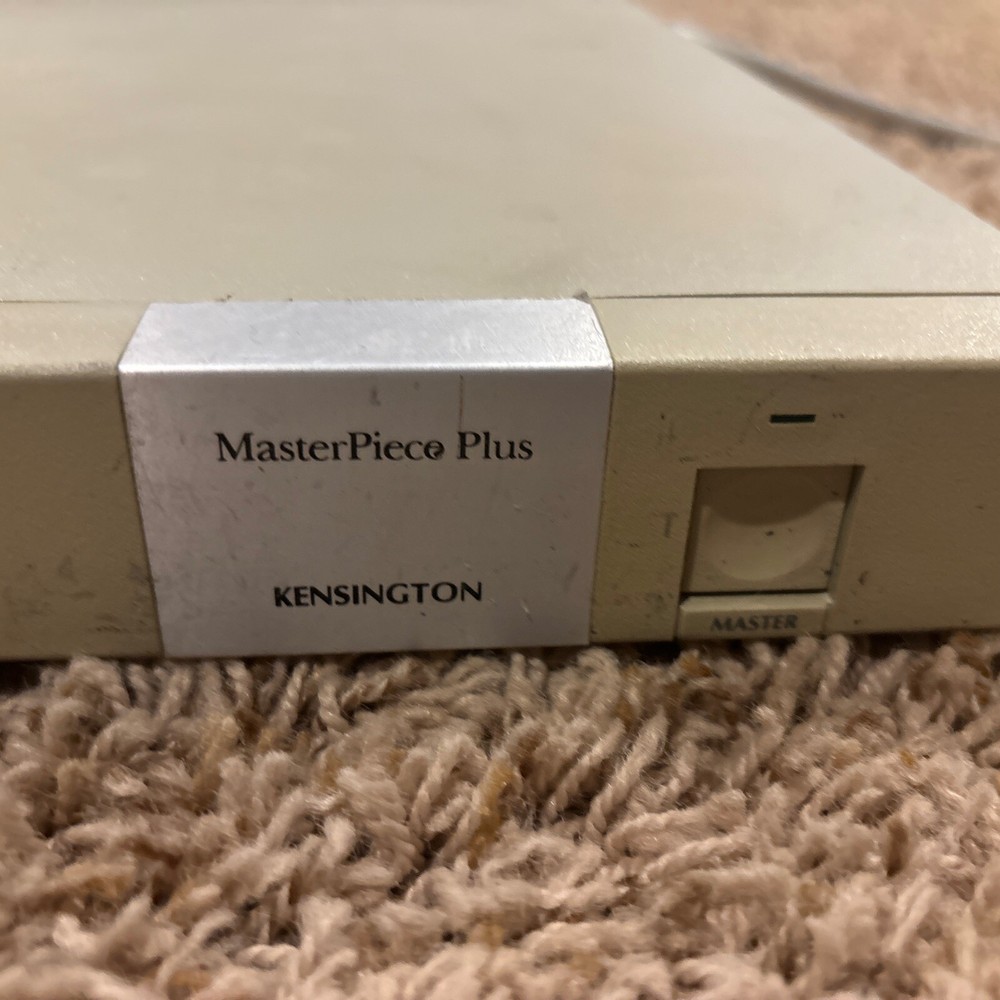 Kensington MasterPiece Plus 62107 Surge Protector Console