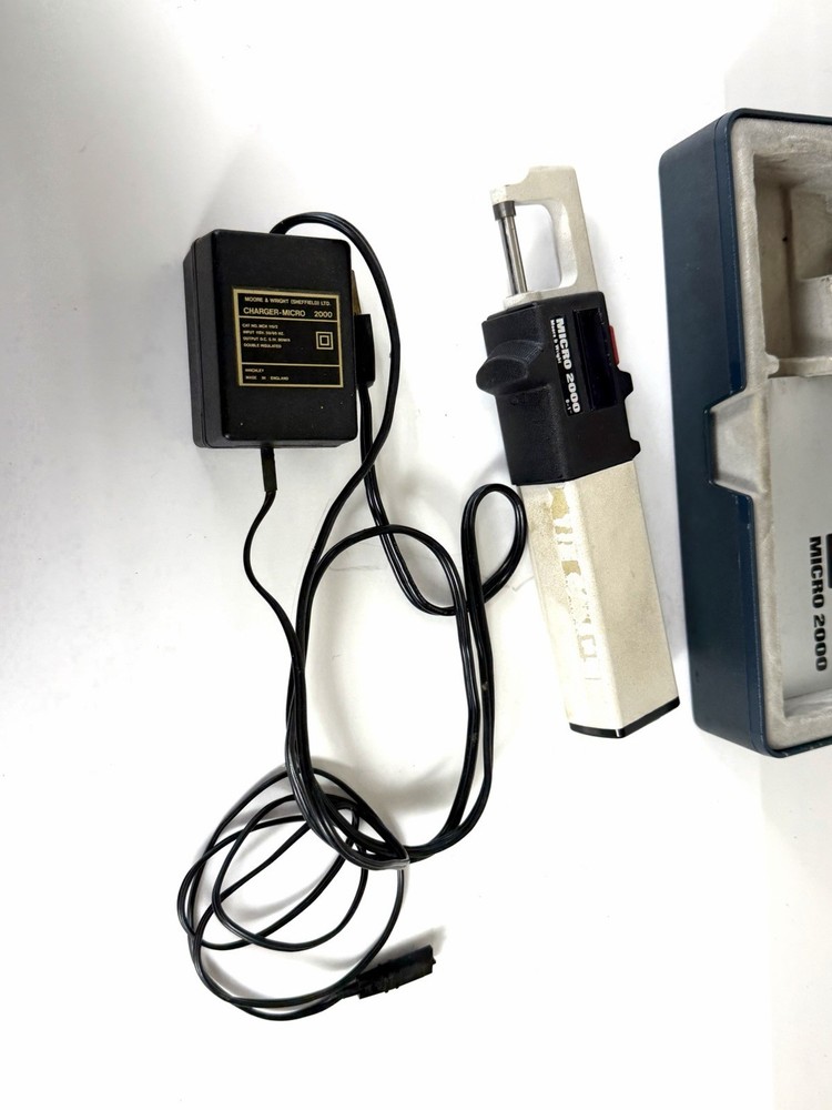 M & W Micro 2000 Electronic Hand Held Micrometer In Case