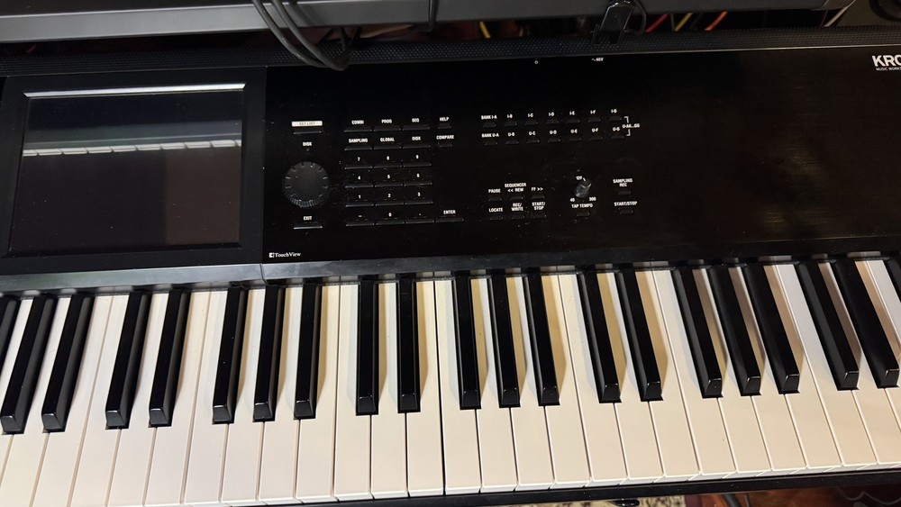 Korg KRONOS 2 88 key Keyboard Workstation Synthesizer