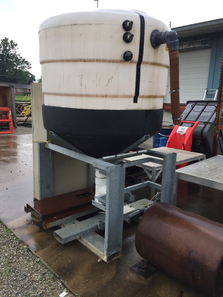 500 Gallon Water Storage Tank Gravity Fed, Polly, Lifting Pockets