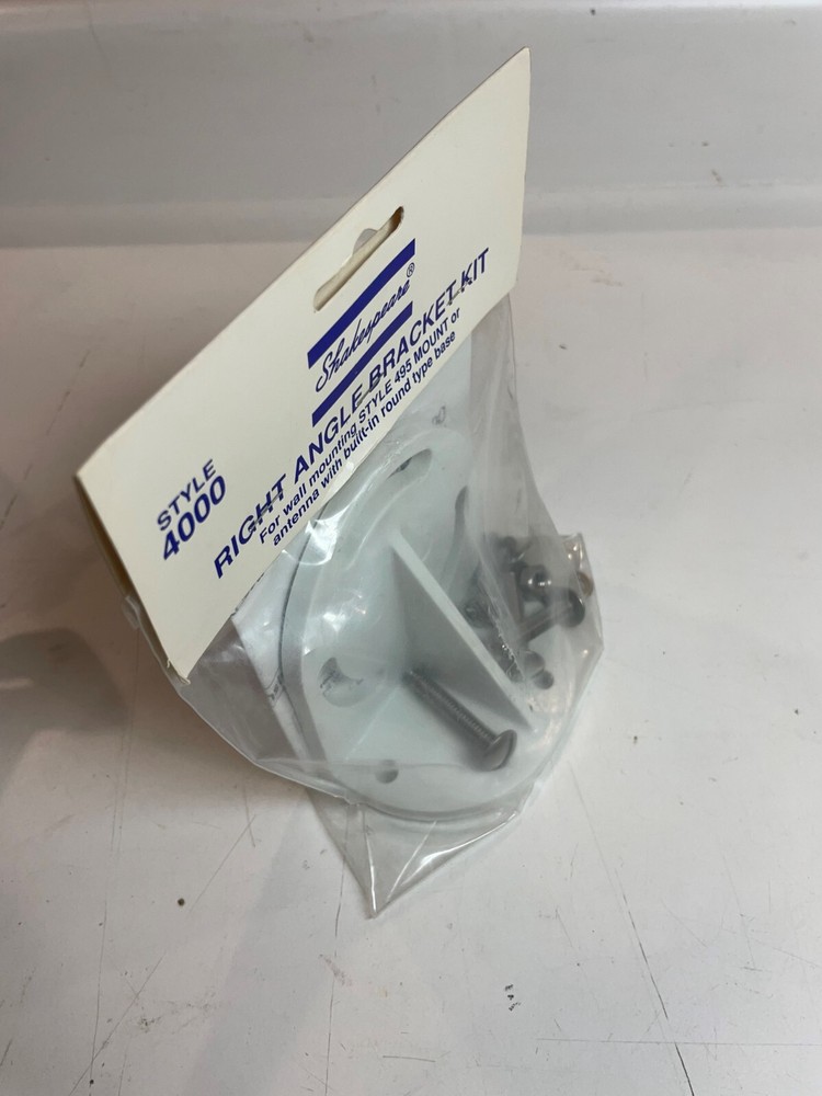 Shakespeare RIGHT ANGLE VHF ANTENNA BRACKET KIT. STYLE 4000