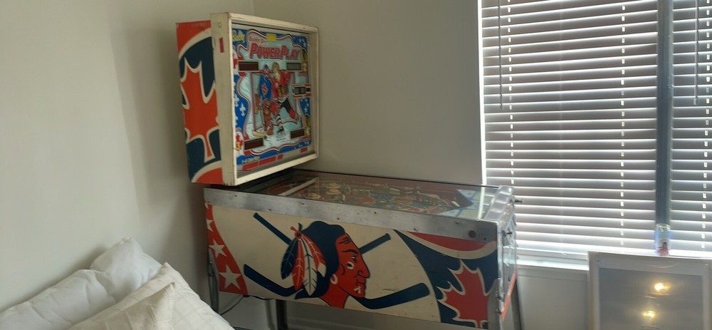 Vintage Bobby Orr Power Play Pinball Machine