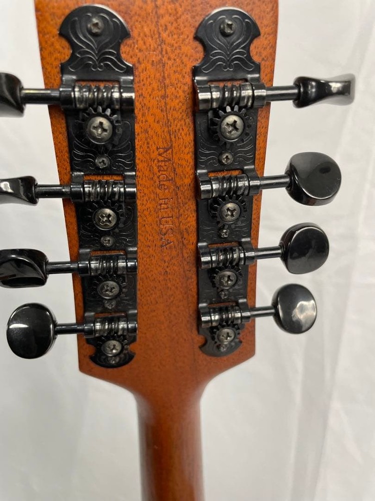 Tacoma flat mandolin m-1