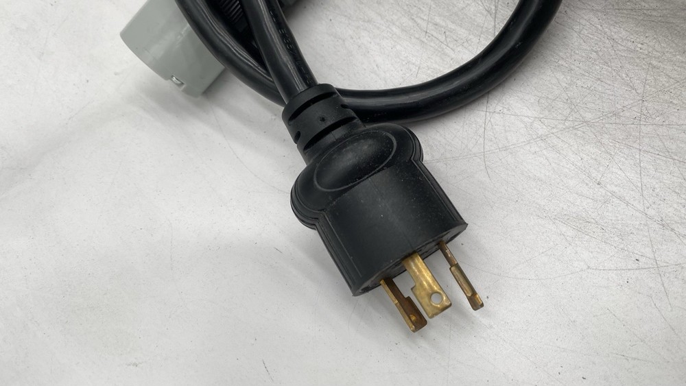 Xtreme Power Conversion Bypass Distribution Module