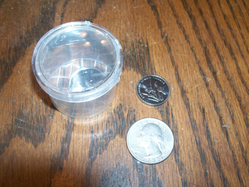 1 magnifier container