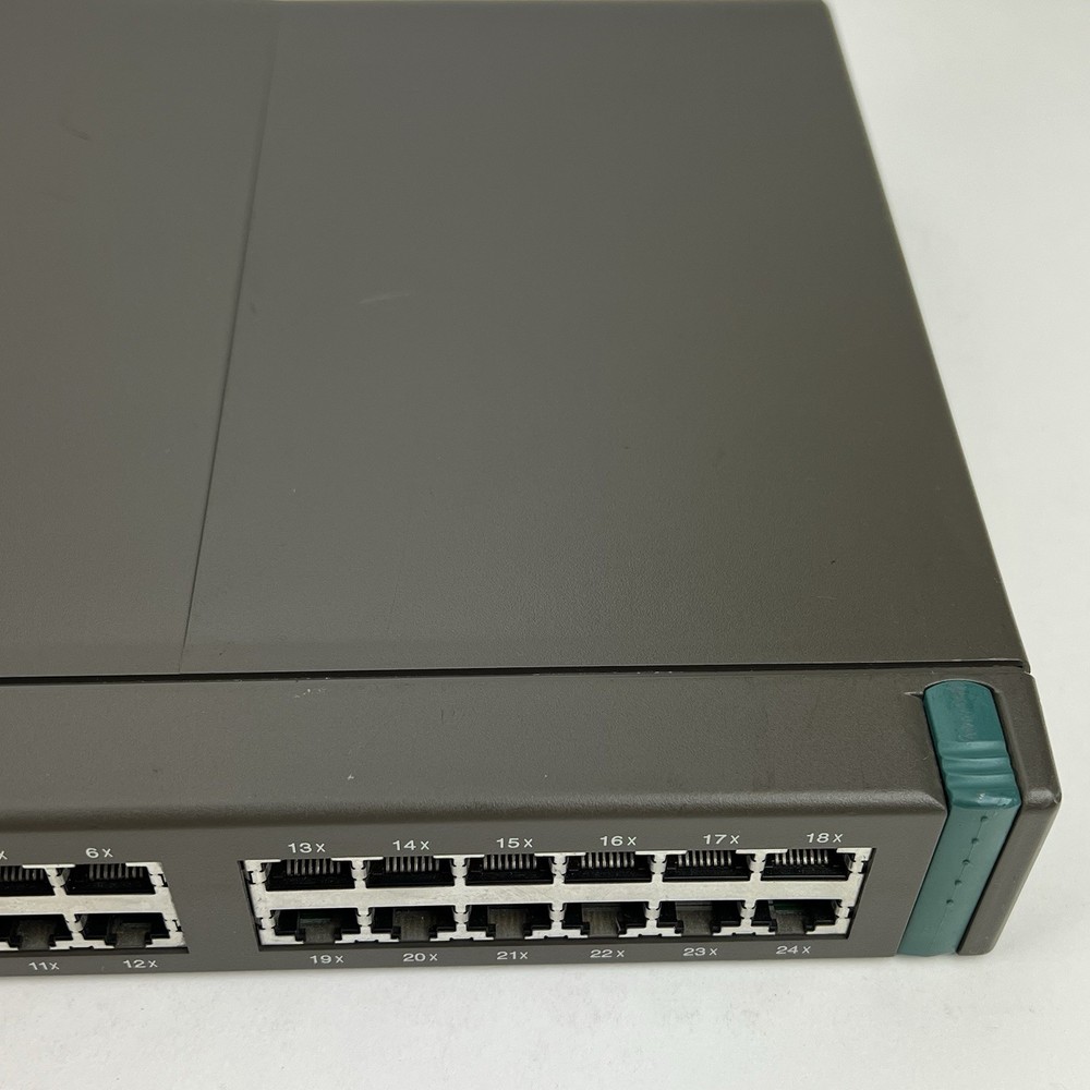 Vintage Computer Equipment D-LINK DE-1824i Ethernet 24-port Stackable Hub