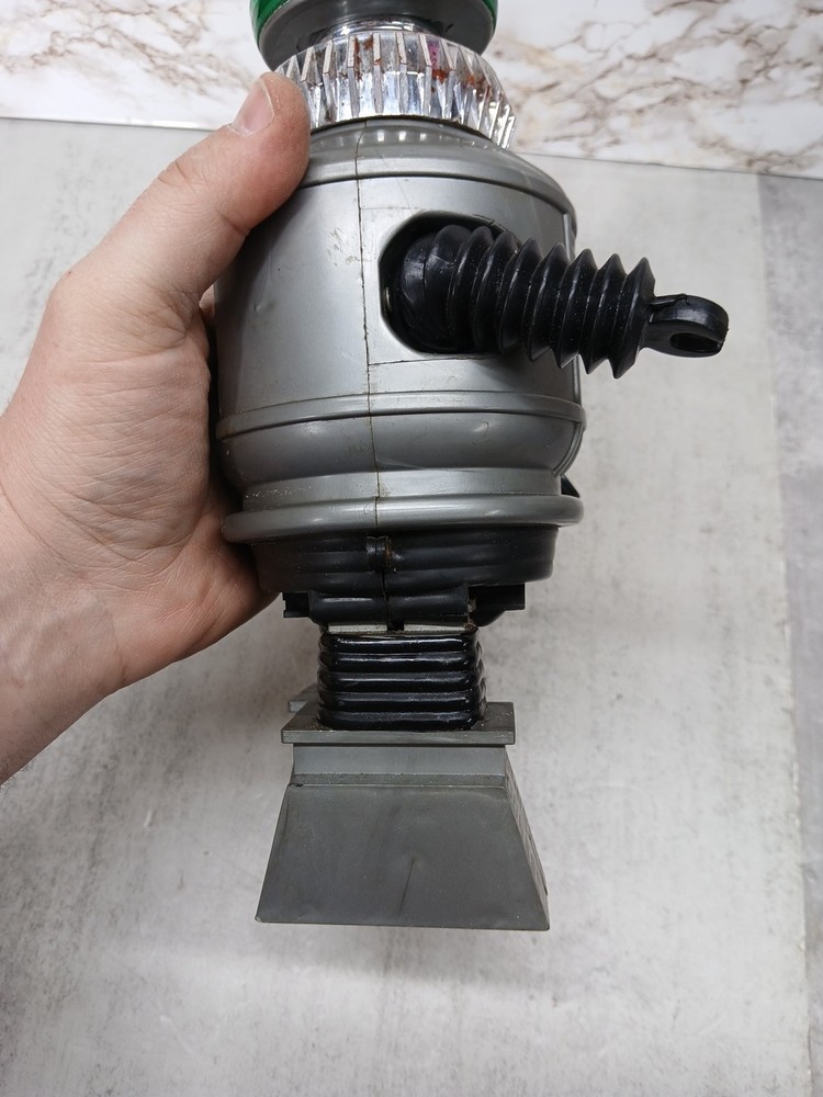 AHI Lost In Space Robot 1977 (Non-Working) Corrosion, Missing Battery Plate